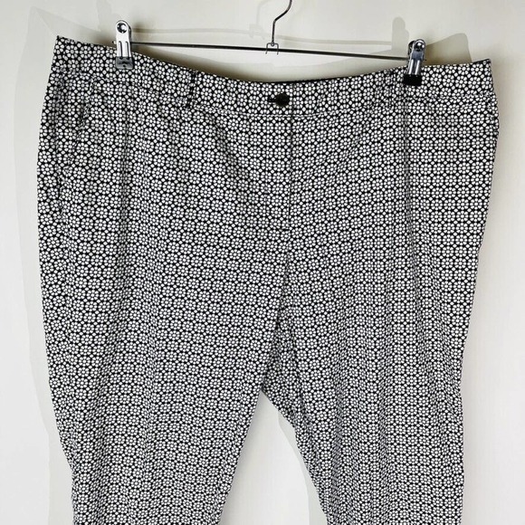 Talbots Womans Pants Patterned 22WP The Weekend Chino Blue White Geo Pattern - Picture 3 of 8